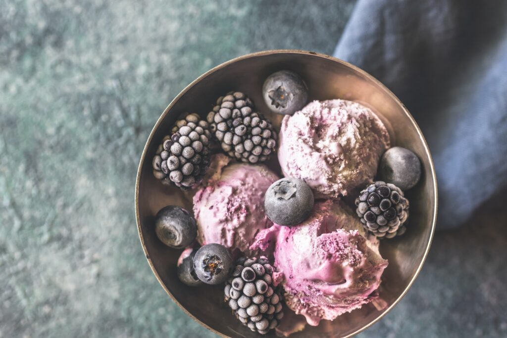 Blueberry and blackberry ice-cream